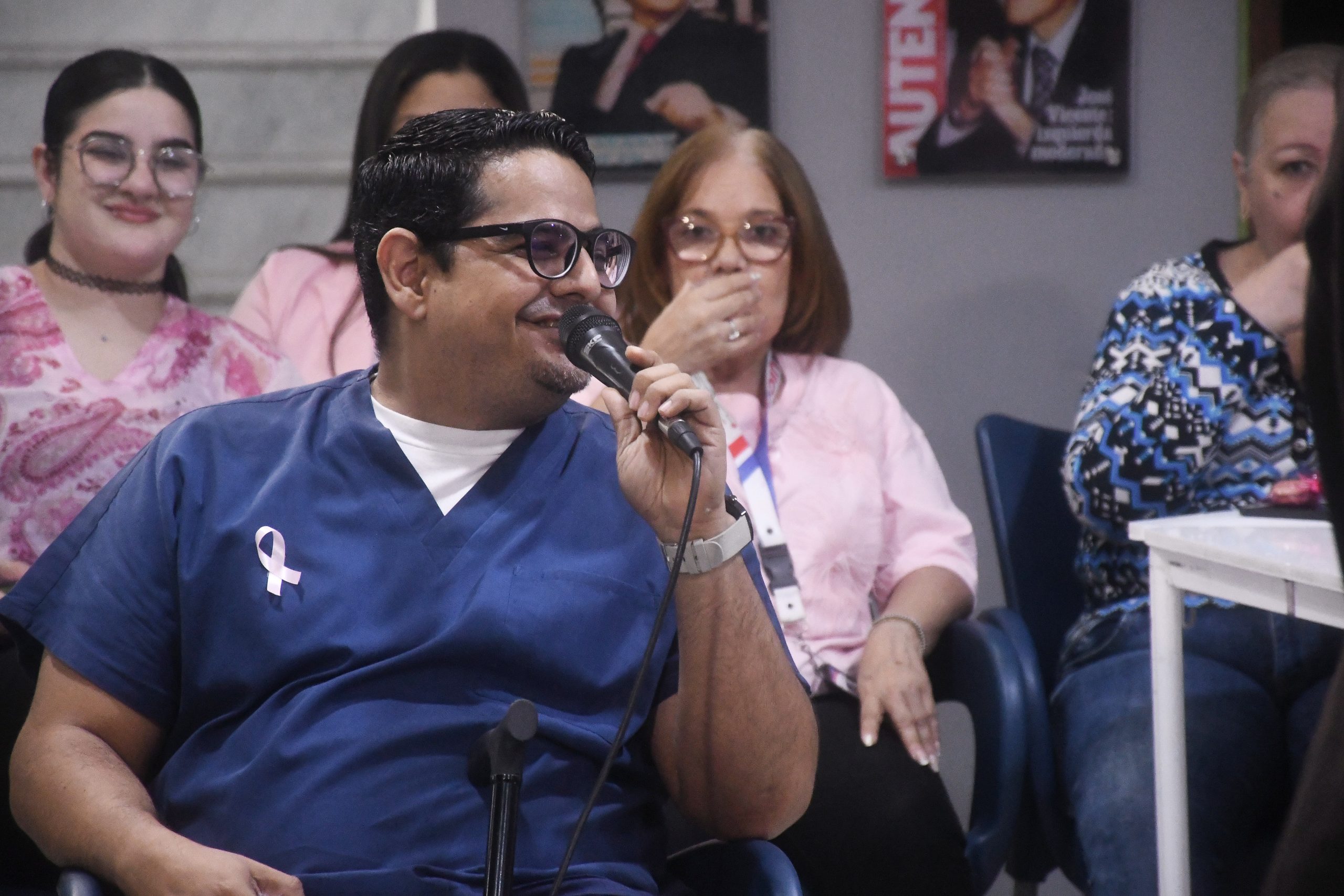 Doctor en evento Café Rosa